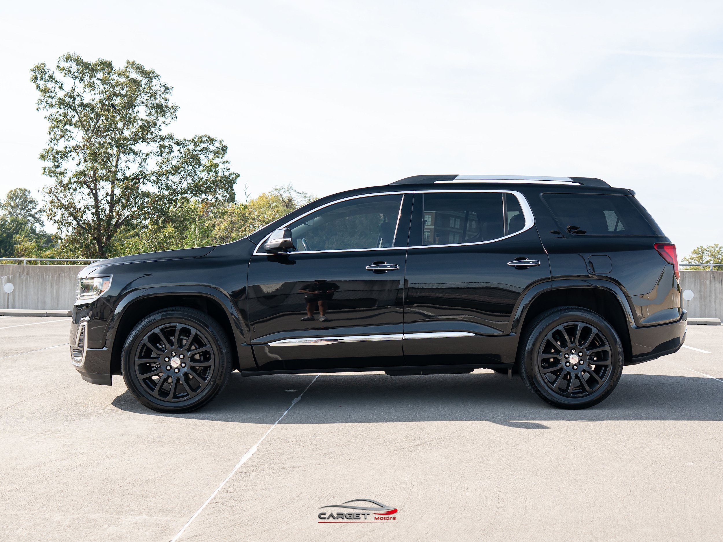 Used 2020 GMC Acadia Denali w/ Technology Package FWD image 4
