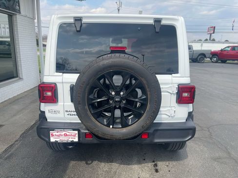 Used 2025 Jeep Wrangler Unlimited Sahara image 4