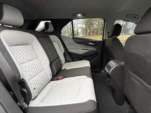 Used 2020 Chevrolet Equinox LS w/ LS Convenience Package image 12