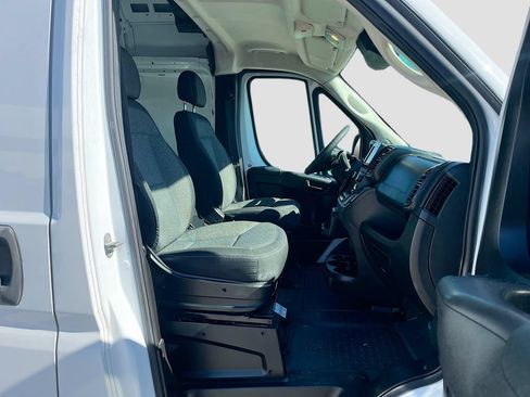 Used 2023 RAM ProMaster 2500 w/ Driver Convenience Group FWD image 23