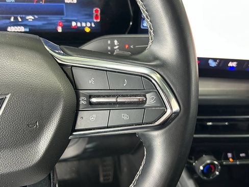 Used 2024 Chevrolet Traverse LT AWD/4WD image 22