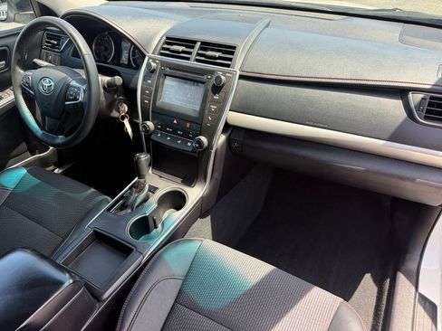 Used 2017 Toyota Camry SE FWD image 17