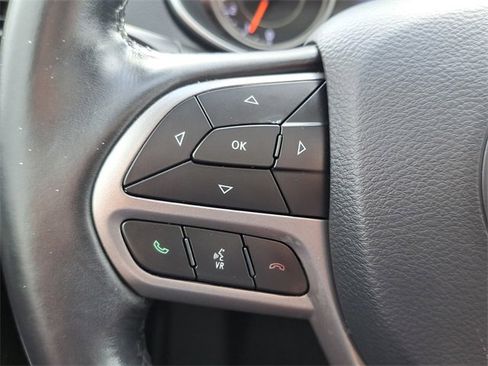 Used 2020 Jeep Cherokee Limited image 25