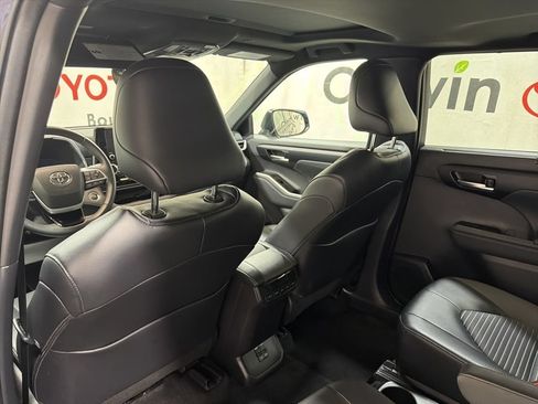 Used 2025 Toyota Highlander XSE AWD/4WD image 21