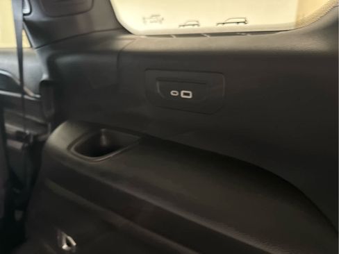 Used 2024 Jeep Grand Cherokee L Altitude image 19