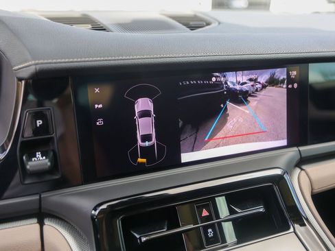 Used 2024 Porsche Panamera image 17