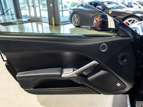 Used 2015 Ferrari F12 Berlinetta RWD image 31