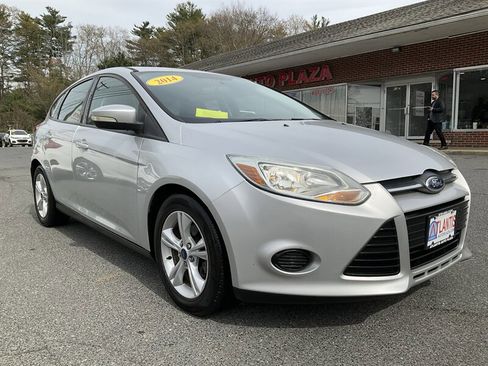 Used 2014 Ford Focus SE FWD image 3