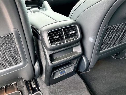 Used 2025 Mercedes-Benz GLE 350 4MATIC image 25