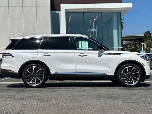 Used 2020 Lincoln Aviator Reserve w/ Equipment Group 202A AWD/4WD image 2