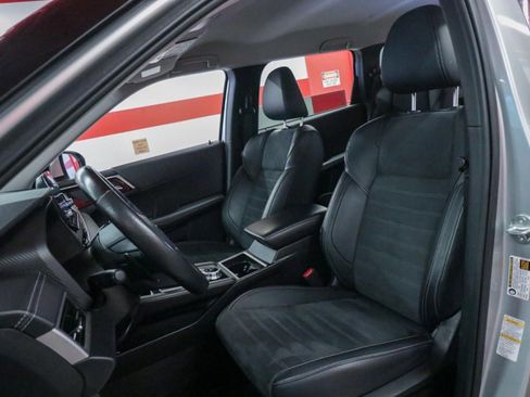 Used 2024 Mitsubishi Outlander SE image 10