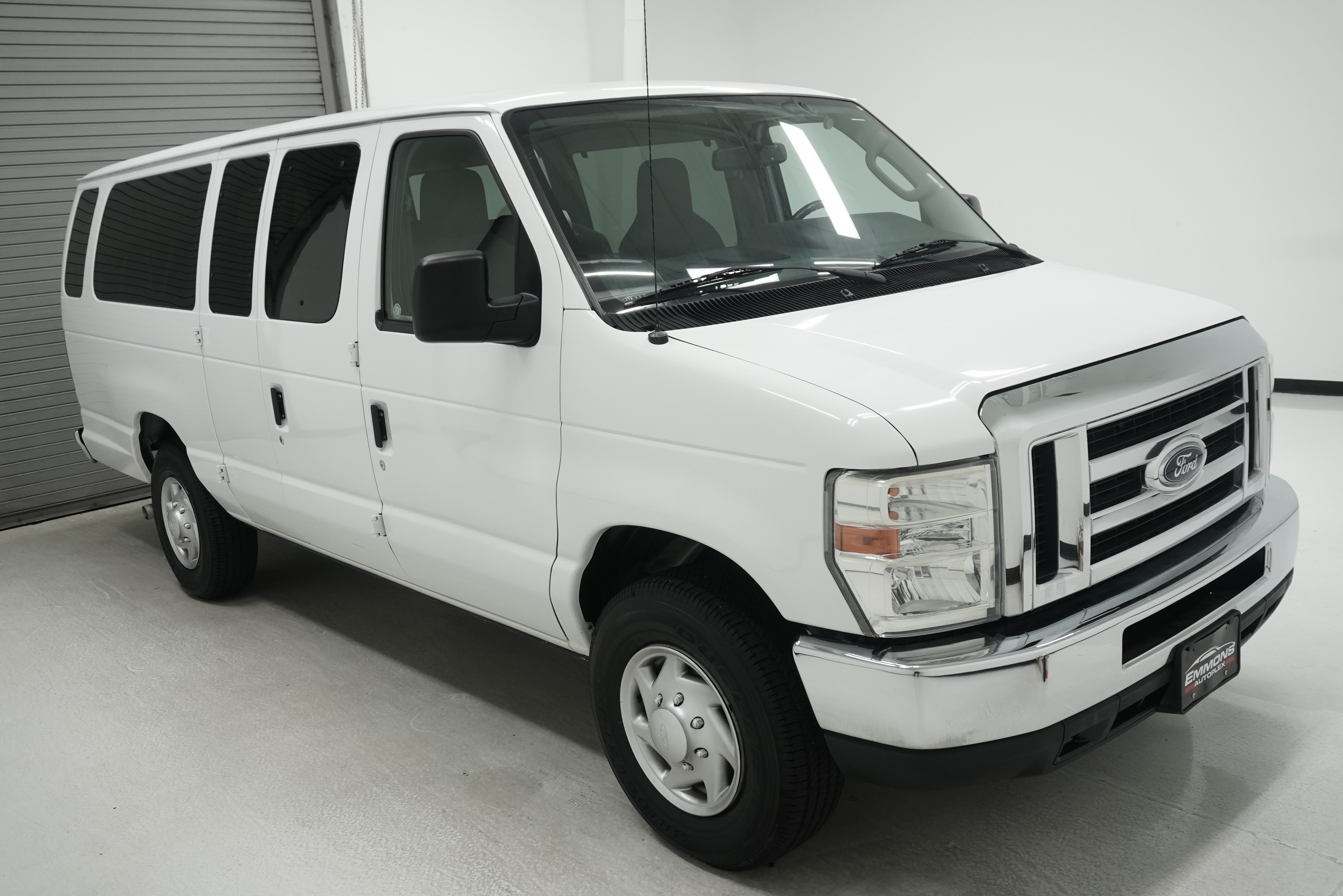 Used 2014 Ford E-350 and Econoline 350 XLT RWD image 3