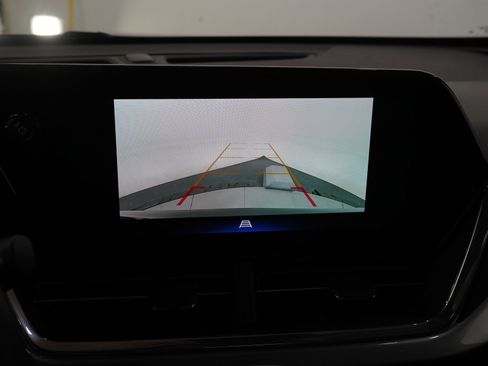 Used 2024 Chevrolet Trax LT w/ Sunroof Package image 22