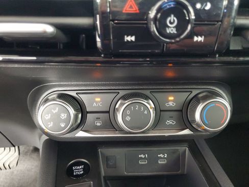 Used 2025 Nissan Kicks SV FWD image 20