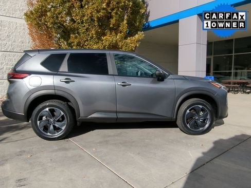 Used 2024 Nissan Rogue SV image 7