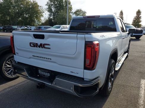 Used 2022 GMC Sierra 1500 SLT w/ SLT Premium Plus Package image 4