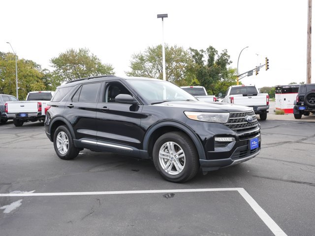Certified 2023 Ford Explorer XLT w/ Equipment Group 202A AWD/4WD image 4