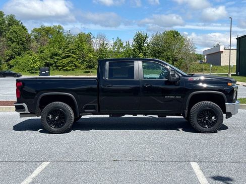 Used 2022 Chevrolet Silverado 2500 LT w/ Convenience Package AWD/4WD image 8