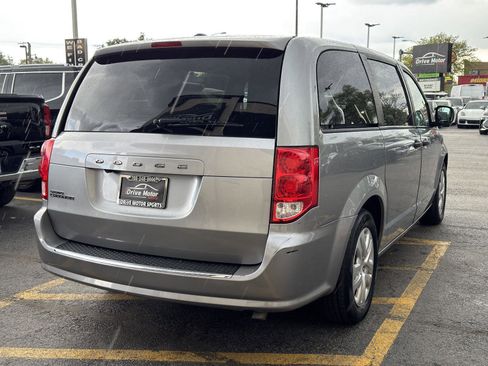 Used 2019 Dodge Grand Caravan SE FWD image 6