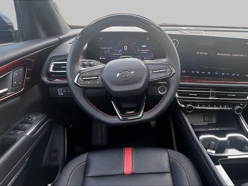 Used 2025 Chevrolet Traverse RS w/ LPO, Floor Liner Package FWD image 5
