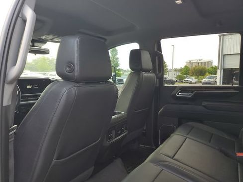 Used 2025 Chevrolet Silverado 3500 LT AWD/4WD image 11