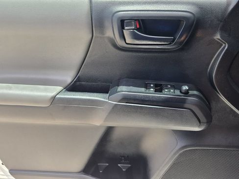 Used 2019 Toyota Tacoma SR AWD/4WD image 27
