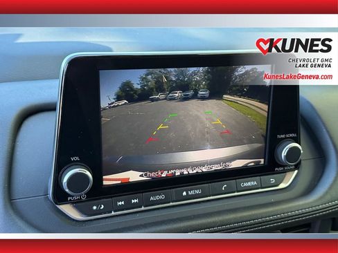 Used 2024 Nissan Rogue S FWD image 26