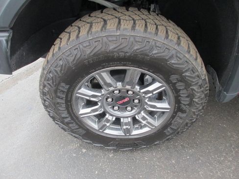 Certified 2025 GMC Sierra 1500 AT4X image 13