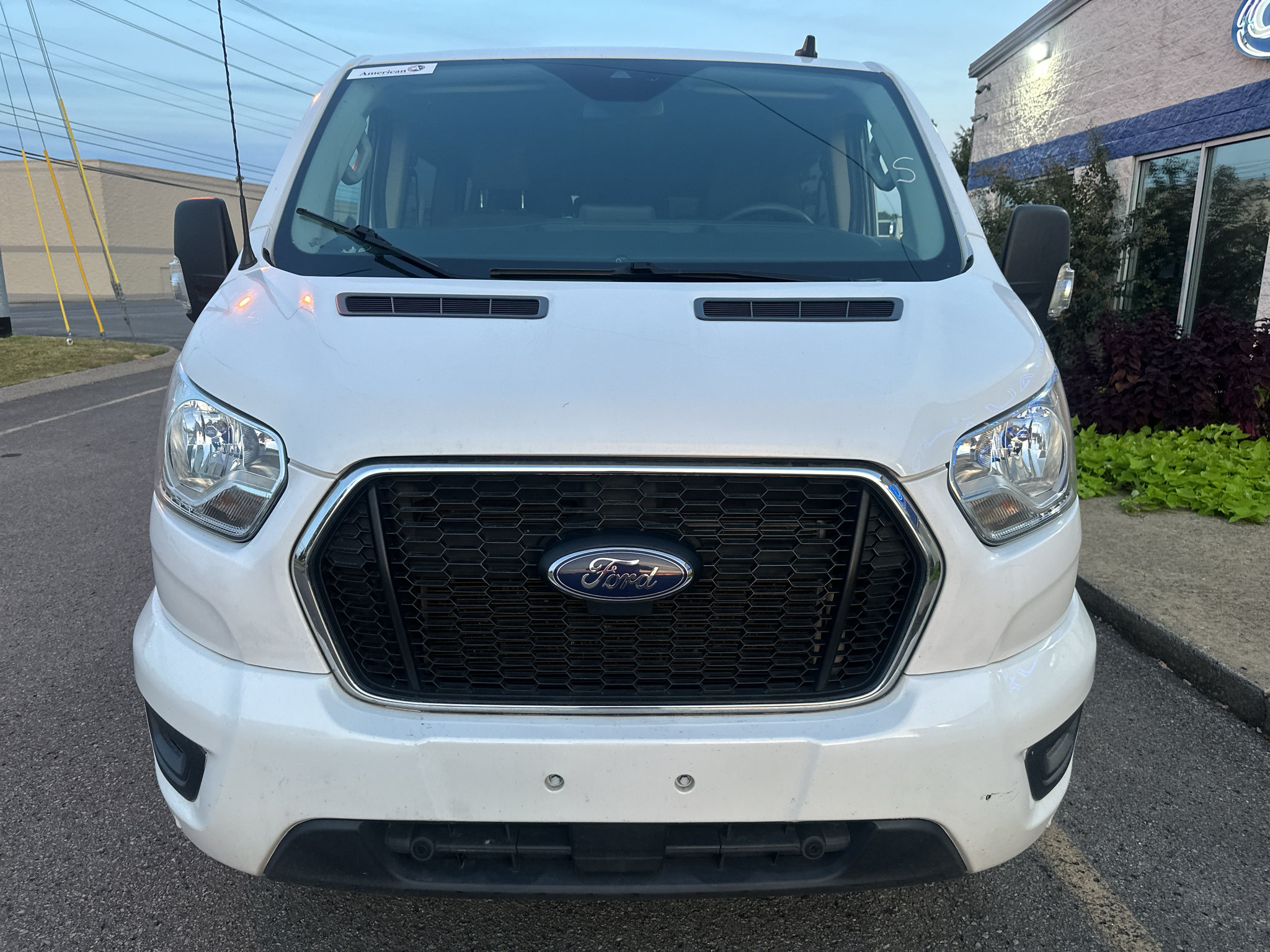 Used 2021 Ford Transit 350 XLT RWD image 9