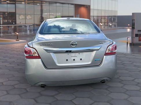 Used 2013 Nissan Altima 2.5 SV w/ 2.5SV Convenience Pkg FWD image 9