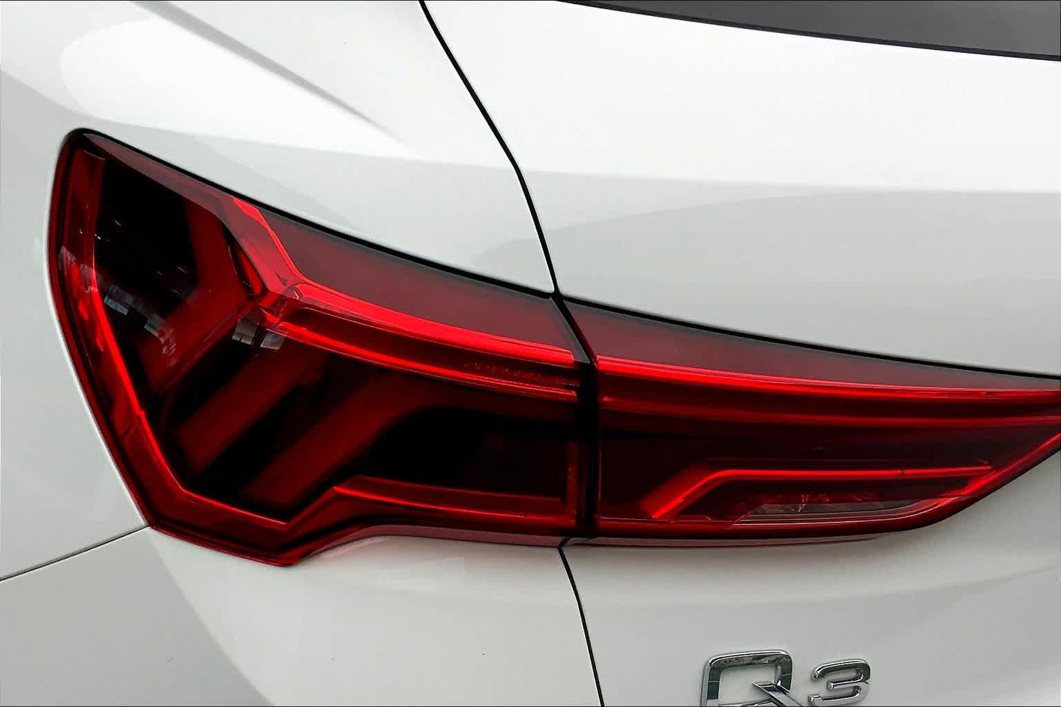 Used 2020 Audi Q3 2.0T Premium Plus w/ Premium Plus Package AWD/4WD image 28