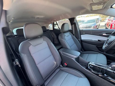 New 2026 Chevrolet Trax LT w/ Driver Confidence Package image 16