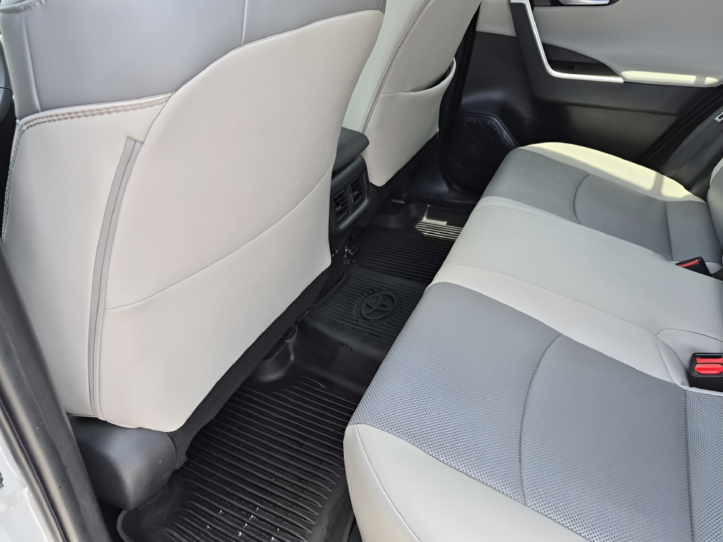 Used 2024 Toyota RAV4 Limited FWD image 31
