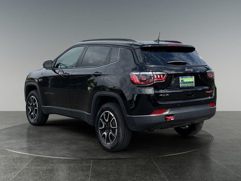 Used 2024 Jeep Compass Trailhawk AWD/4WD image 7