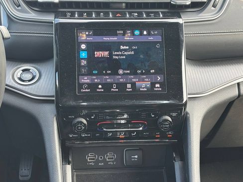 Used 2023 Jeep Grand Cherokee Altitude AWD/4WD image 18