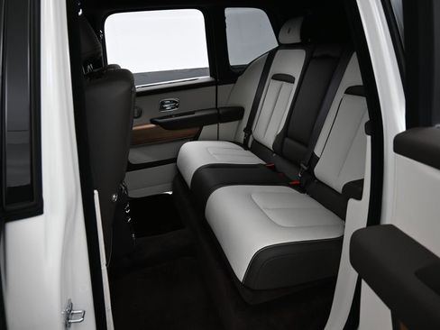 New 2026 Rolls-Royce Cullinan AWD/4WD image 25