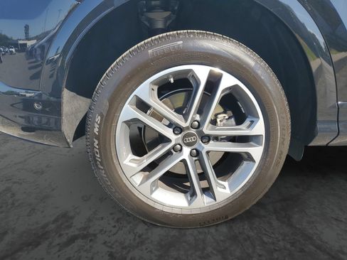 Used 2025 Audi Q5 Premium w/ Convenience Package AWD/4WD image 5
