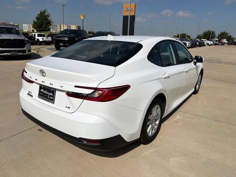 Used 2025 Toyota Camry LE FWD image 5