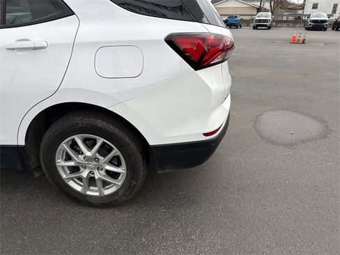 Used 2023 Chevrolet Equinox LS image 7