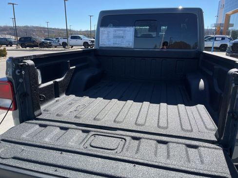 New 2026 Jeep Gladiator Sport image 19
