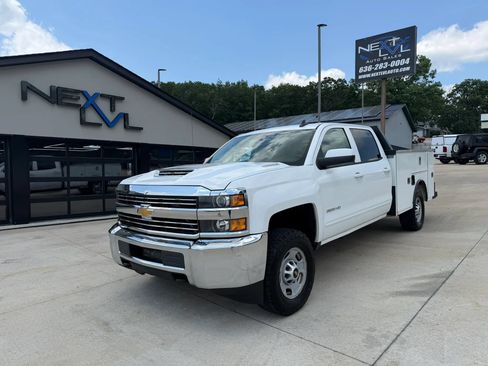 Used 2018 Chevrolet Silverado 2500 LT AWD/4WD image 5