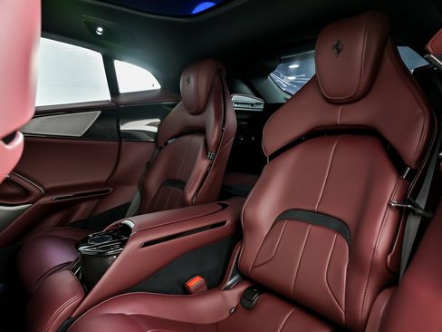 Used 2024 Ferrari Purosangue image 37