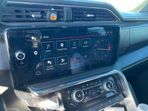 Used 2024 GMC Sierra 2500 Denali Ultimate AWD/4WD image 9