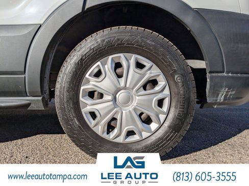 Used 2015 Ford Transit 150 XLT image 9