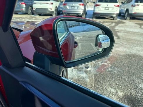 Certified 2022 Volkswagen Taos SE image 30