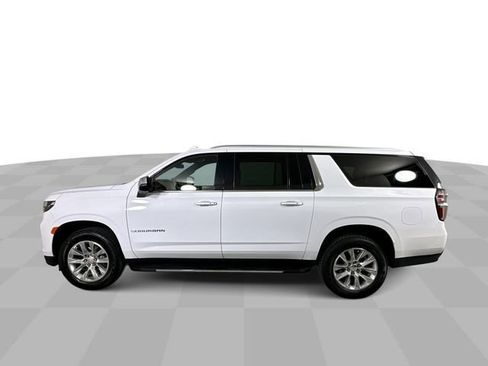 Used 2024 Chevrolet Suburban Premier RWD image 5