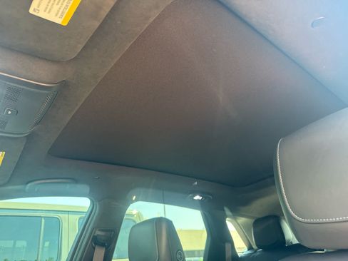 Used 2021 Cadillac XT5 Sportv w/ Platinum Package AWD/4WD image 8
