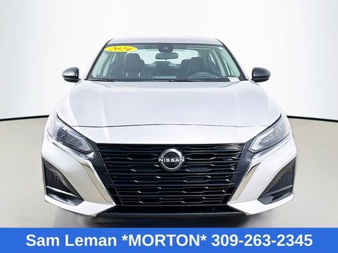 Used 2024 Nissan Altima 2.5 SV image 2