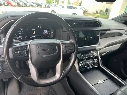 Used 2023 GMC Yukon XL Denali AWD/4WD image 19