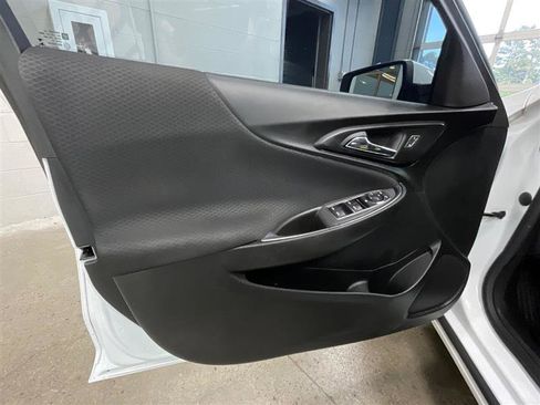 Used 2022 Chevrolet Malibu LT FWD image 10